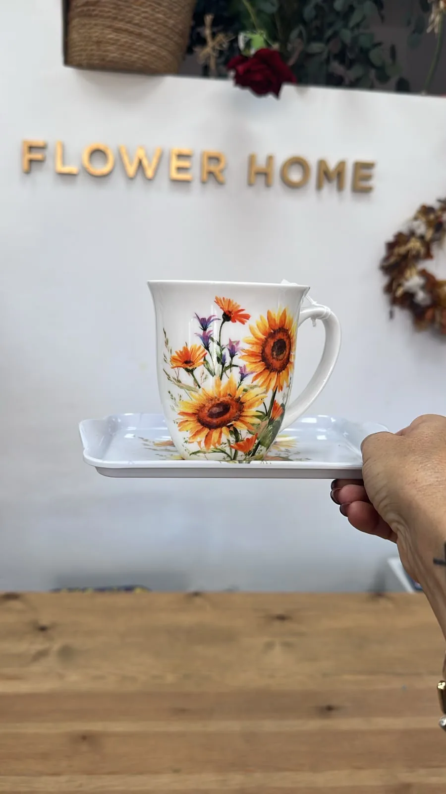 Set de taza de cerámica y bandeja
