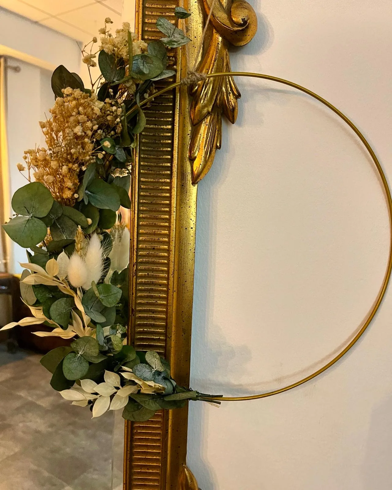 Aro decorativo fino con flor
