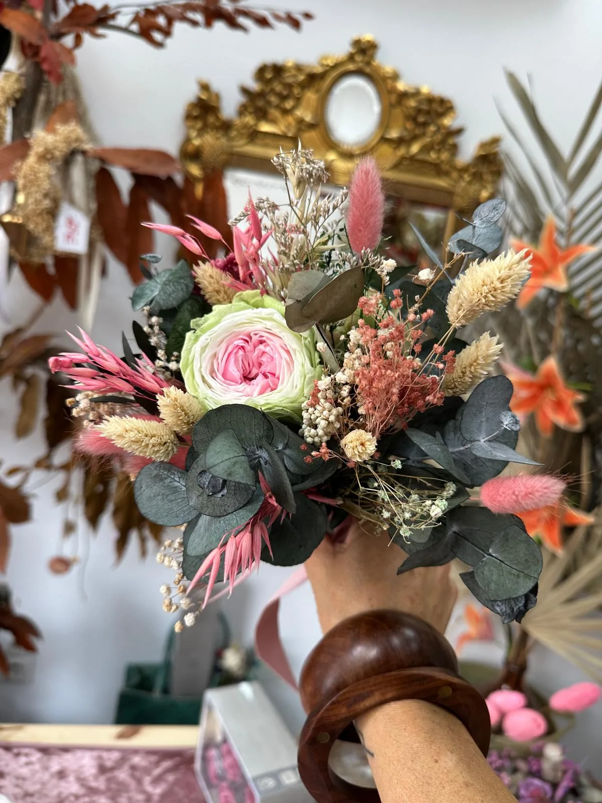 Ramo preservado con rosa y eucalipto